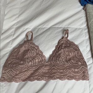 NEVER WORN LACE BRALETTE